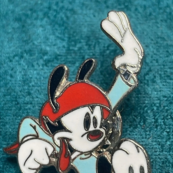 Animaniacs Wacko Lapel Pin - Picture 2 of 6